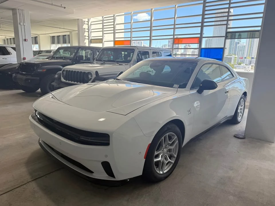 2025 Dodge Challenger - Image 2 of 6