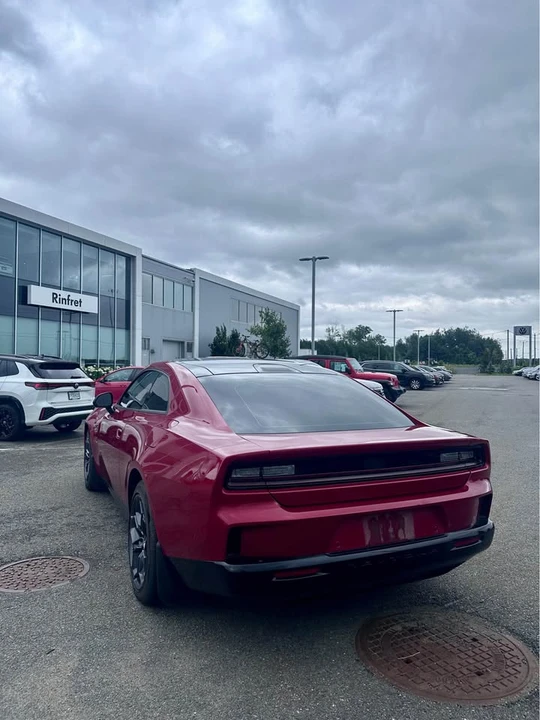 2025 Dodge Charger 8th Gen - Image 5 of 7