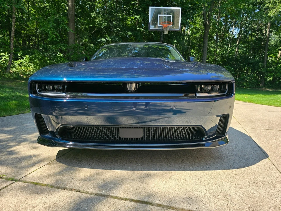 2025 Dodge Charger Daytona 8th Gen - Image 13 of 22
