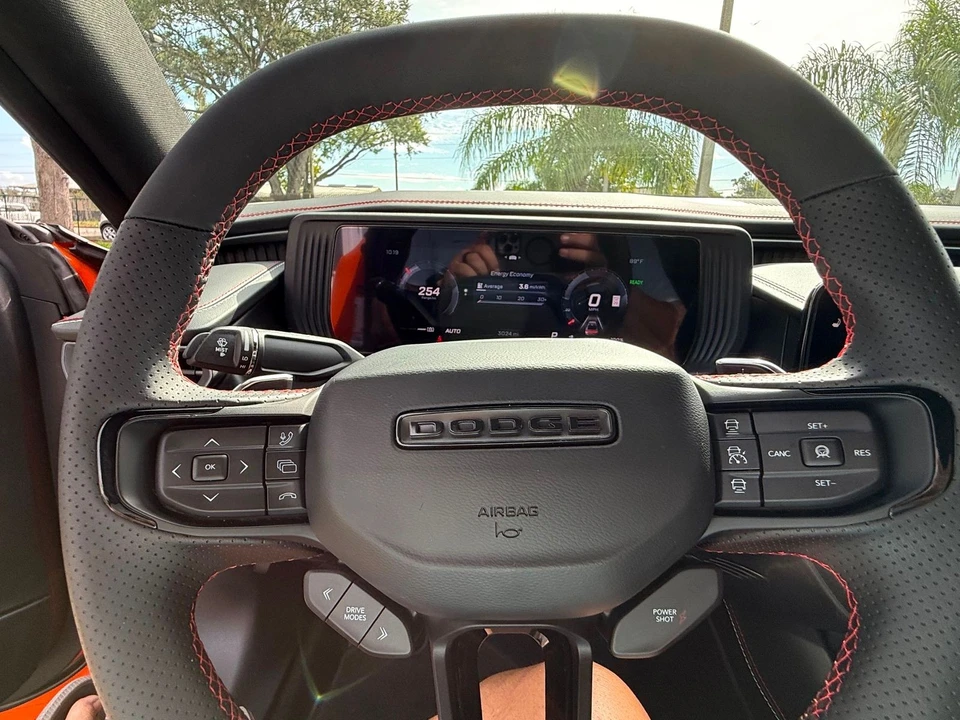 2025 Dodge Charger 8th Gen - Image 4 of 12