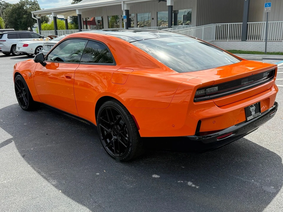 2025 Dodge Charger 8th Gen - Image 9 of 12