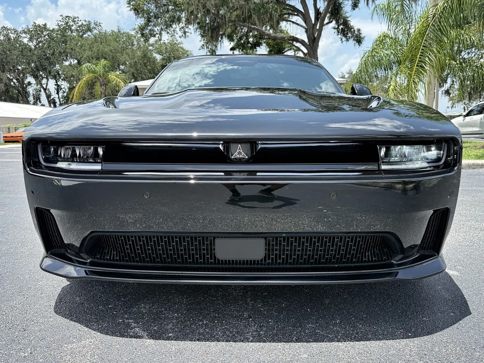 2025 Dodge Charger Daytona 8th Gen - Image 3 of 12