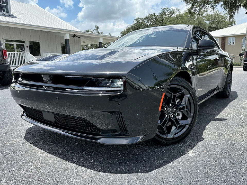 2025 Dodge Charger Daytona 8th Gen - Image 5 of 12