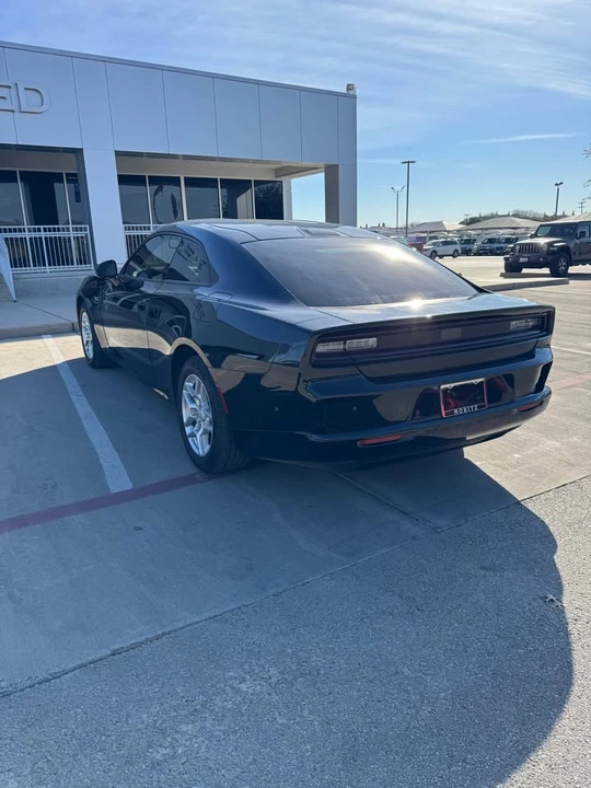 2025 Dodge Charger 8th Gen - Image 4 of 14