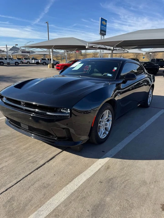 2025 Dodge Charger 8th Gen - Image 2 of 14