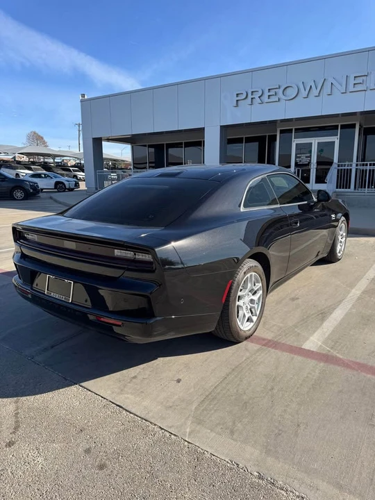 2025 Dodge Charger 8th Gen - Image 6 of 14