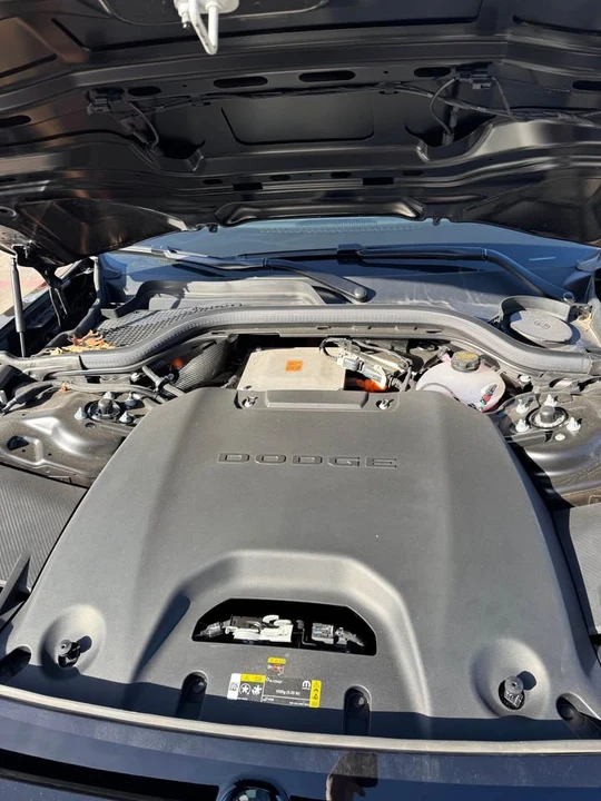 2025 Dodge Charger 8th Gen - Image 9 of 14