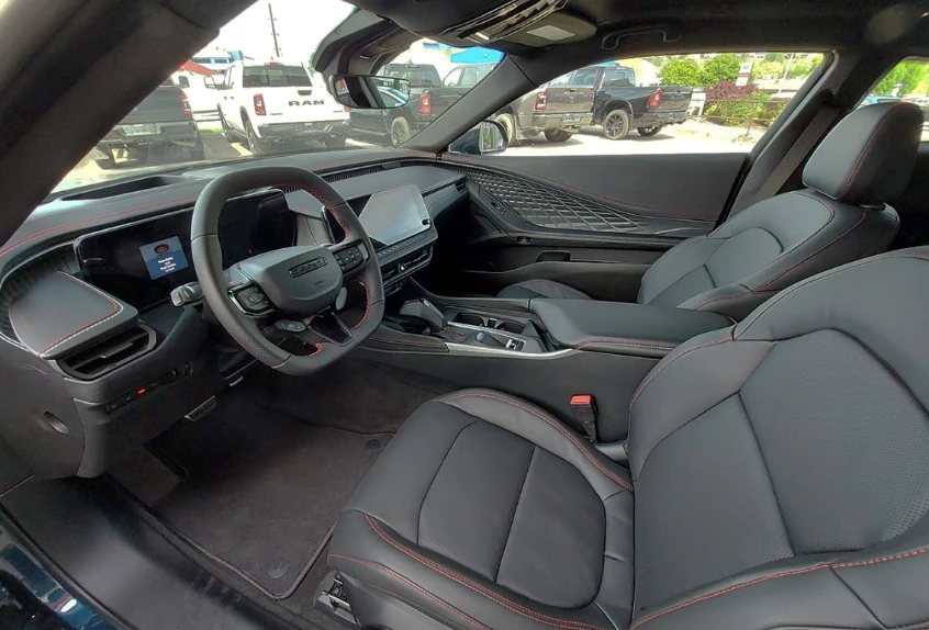 2025 Dodge Charger 8th Gen - Image 8 of 14