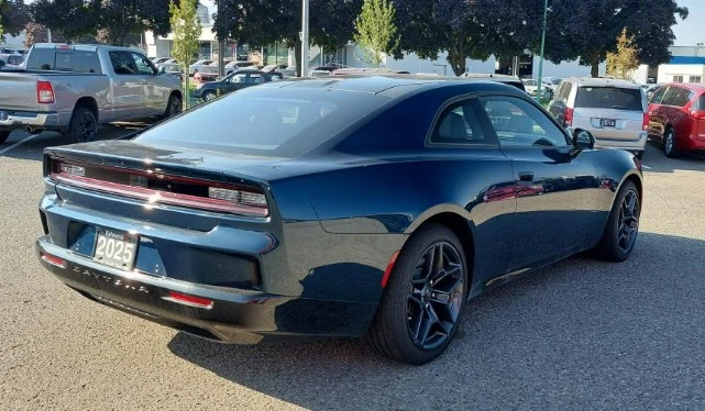 2025 Dodge Charger 8th Gen - Image 6 of 14
