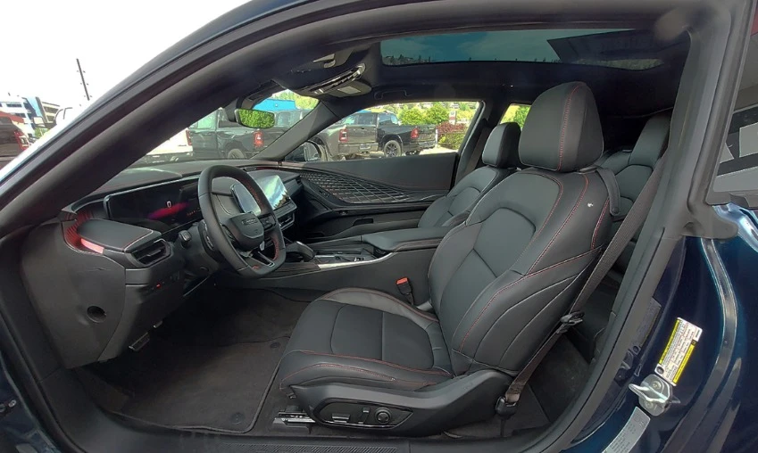 2025 Dodge Charger 8th Gen - Image 9 of 14