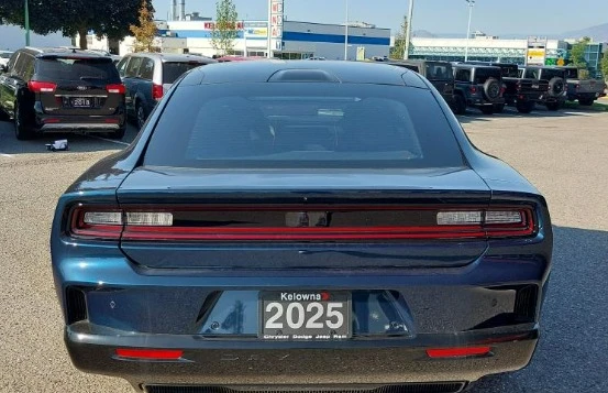 2025 Dodge Charger 8th Gen - Image 5 of 14