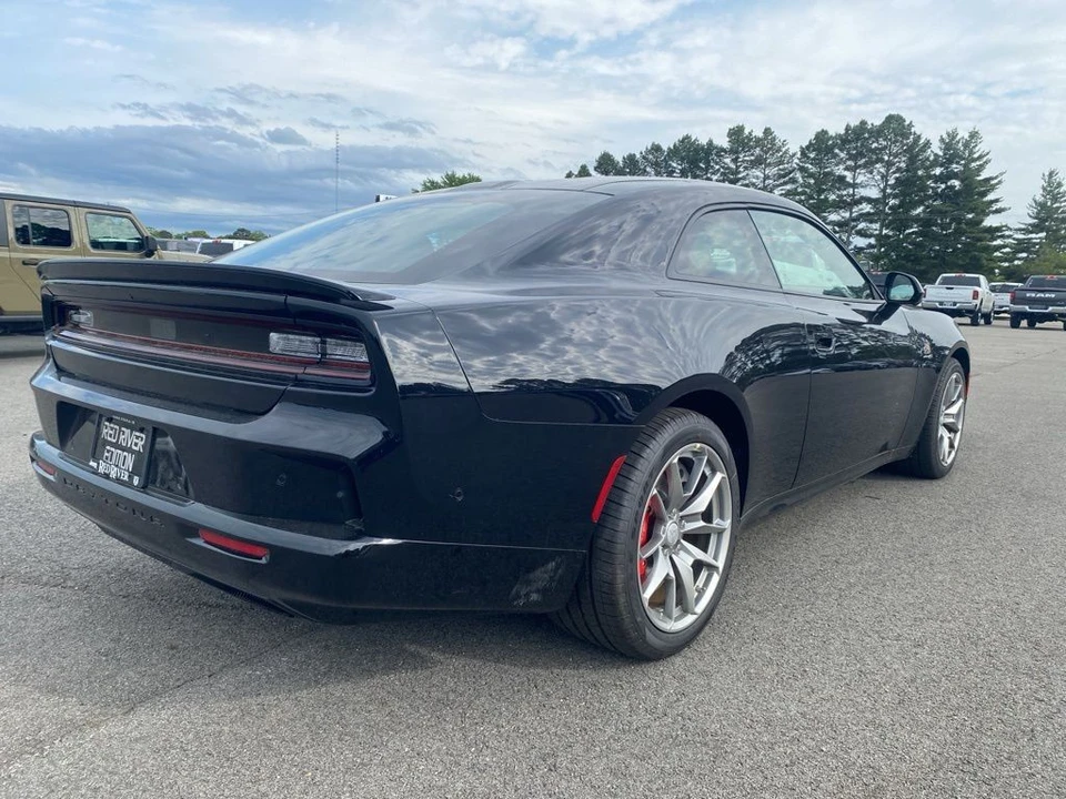 2025 Dodge Charger 8th Gen - Image 5 of 12