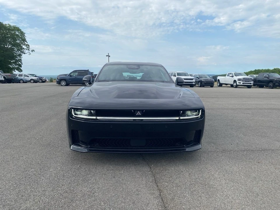 2025 Dodge Charger 8th Gen - Image 2 of 12