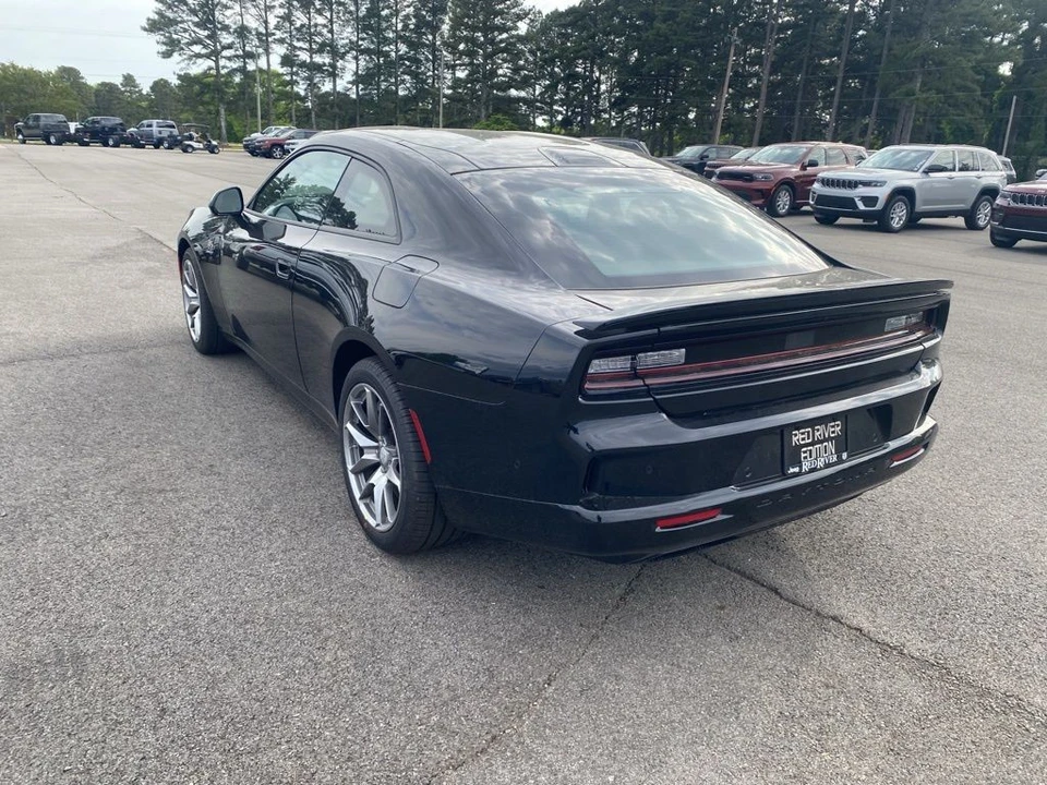 2025 Dodge Charger 8th Gen - Image 7 of 12