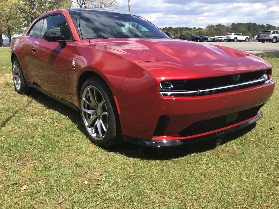 2025 Dodge Charger 8th Gen - Image 7 of 12
