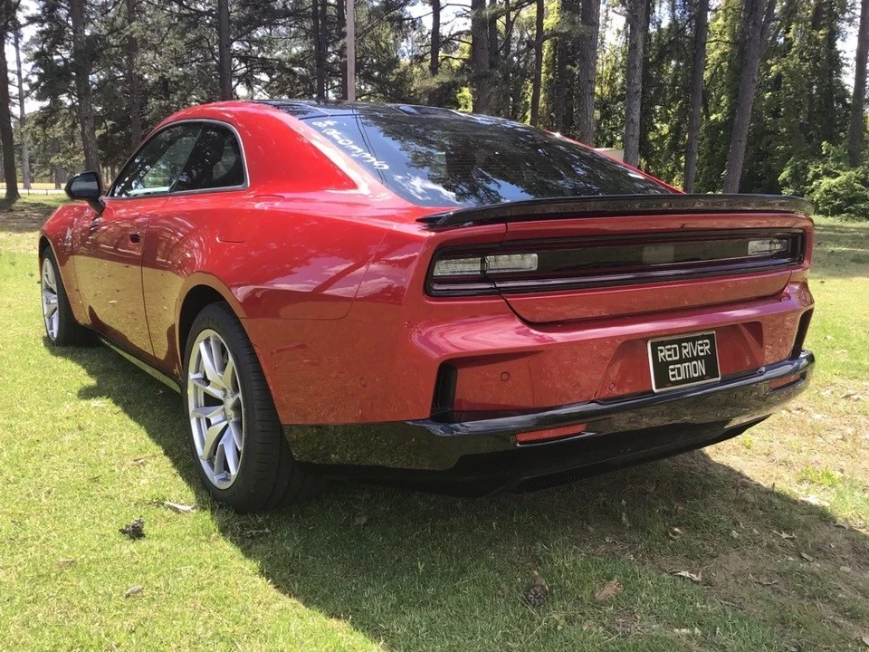 2025 Dodge Charger 8th Gen - Image 3 of 12