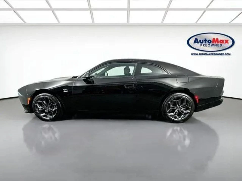 2025 Dodge Charger 8th Gen - Image 7 of 20