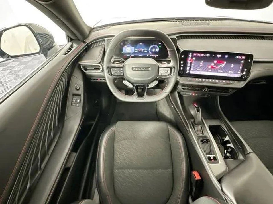 2025 Dodge Charger 8th Gen - Image 9 of 20