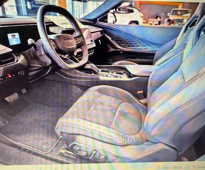 2025 Dodge Charger 8th Gen - Image 5 of 9