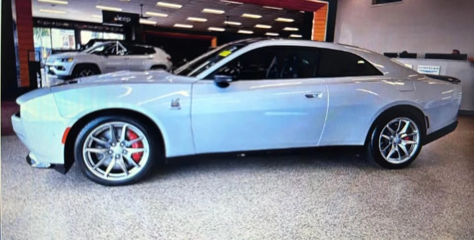 2025 Dodge Charger 8th Gen - Image 7 of 9