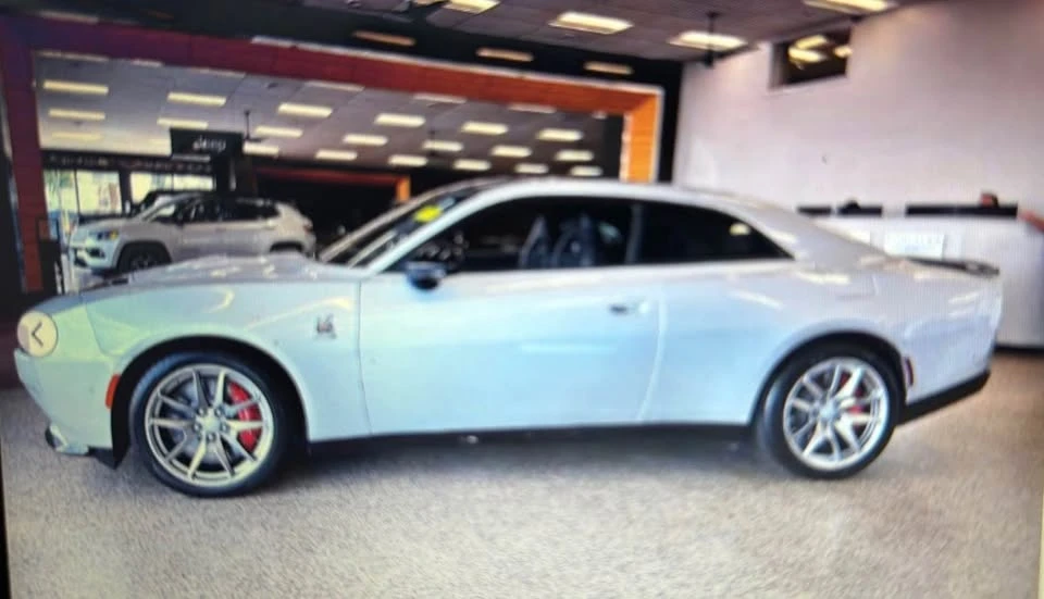 2025 Dodge Charger 8th Gen - Image 8 of 9
