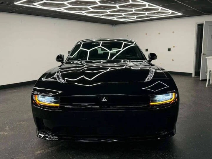 2025 Dodge Charger 8th Gen - Image 2 of 11