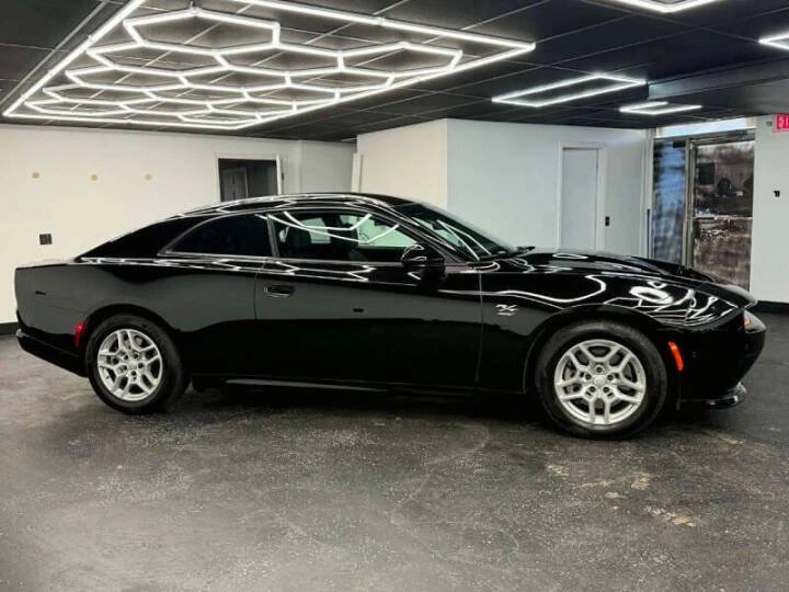 2025 Dodge Charger 8th Gen - Image 4 of 11