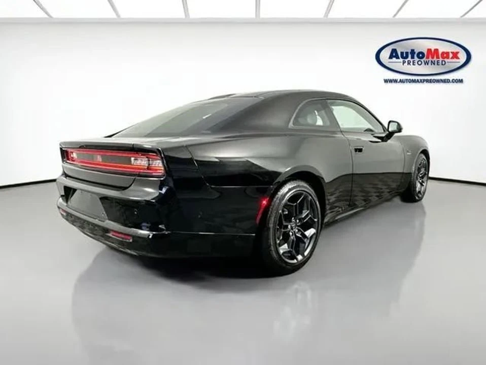 2025 Dodge Charger 8th Gen - Image 2 of 20