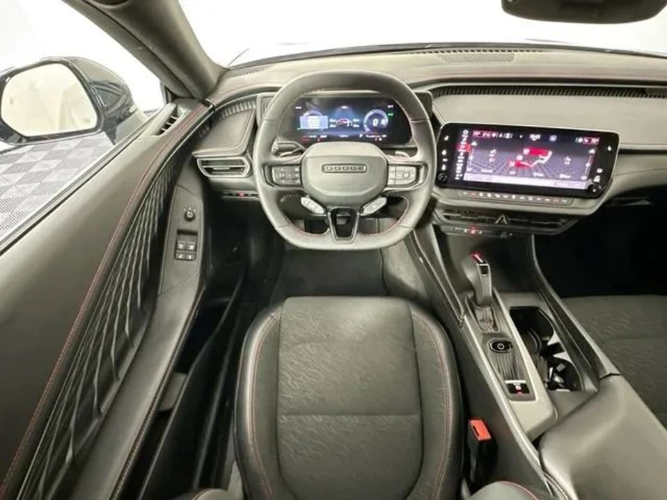 2025 Dodge Charger 8th Gen - Image 9 of 20