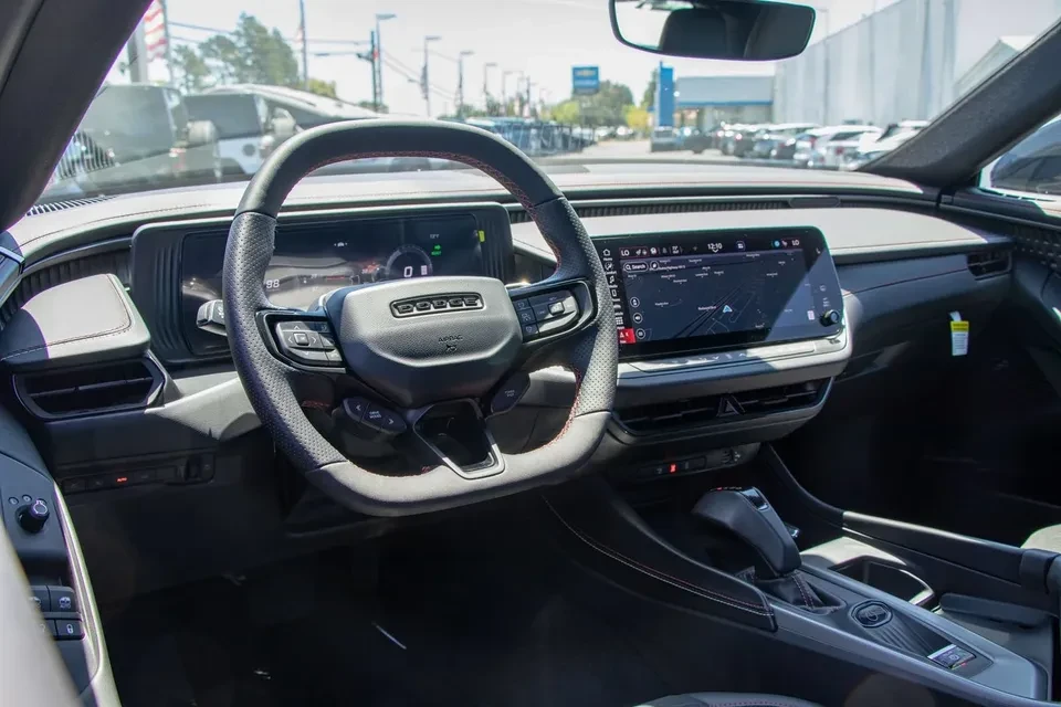 2025 Dodge Charger 8th Gen - Image 13 of 20
