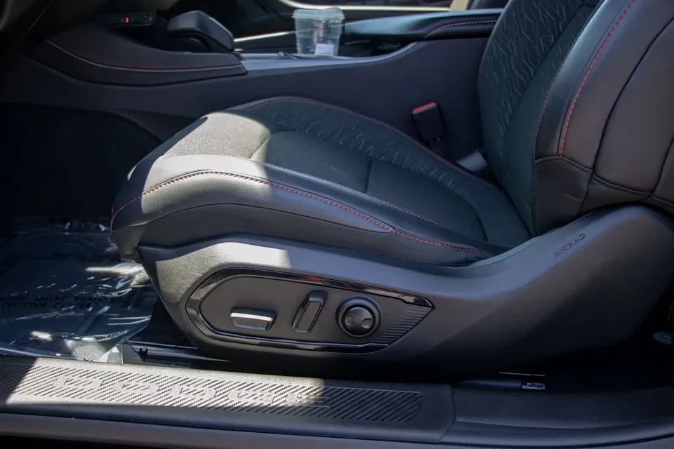 2025 Dodge Charger 8th Gen - Image 14 of 20