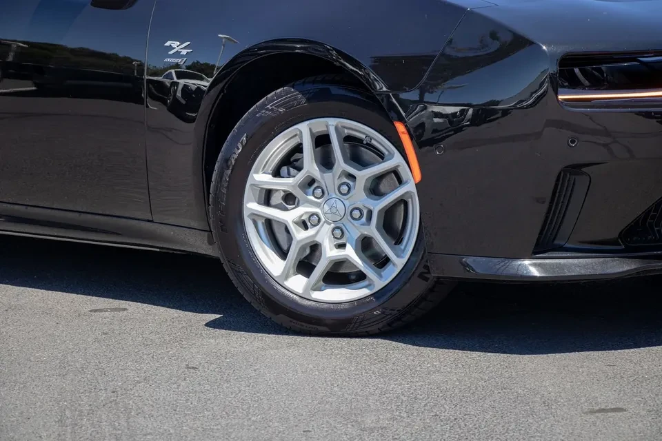 2025 Dodge Charger 8th Gen - Image 3 of 20