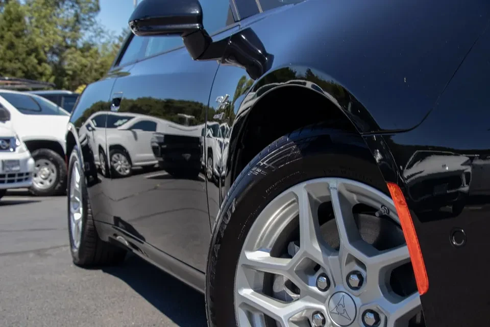 2025 Dodge Charger 8th Gen - Image 4 of 20