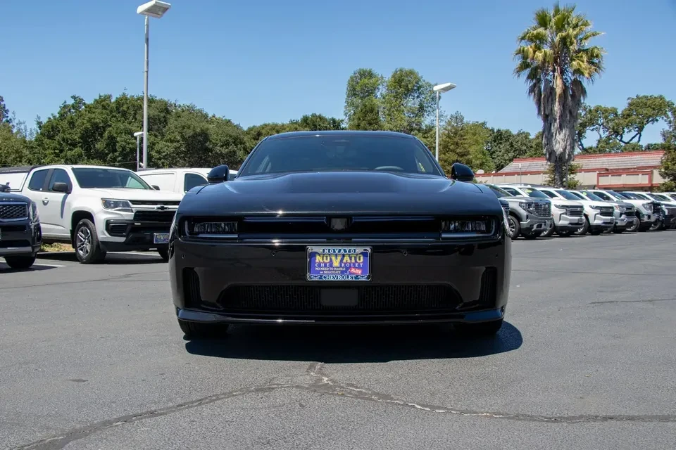2025 Dodge Charger 8th Gen - Image 5 of 20