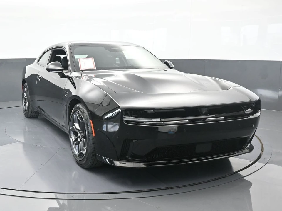 2025 Dodge Charger 8th Gen - Image 9 of 12