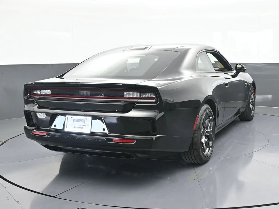 2025 Dodge Charger 8th Gen - Image 5 of 12