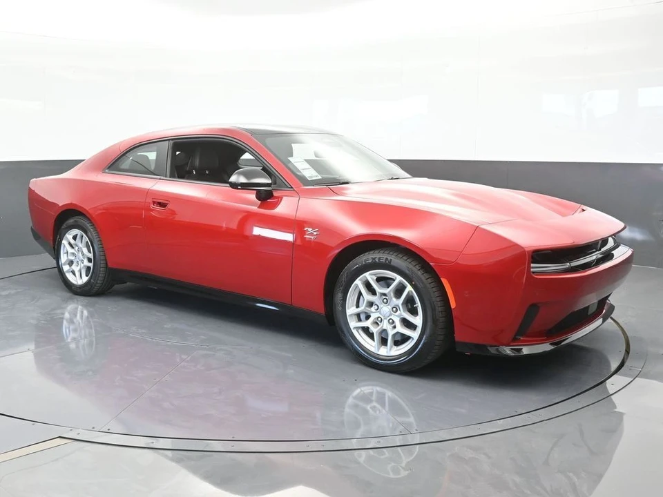 2025 Dodge Charger 8th Gen - Image 8 of 12