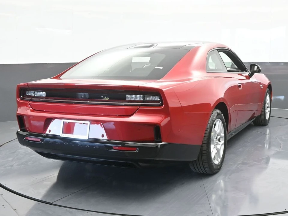 2025 Dodge Charger 8th Gen - Image 5 of 12