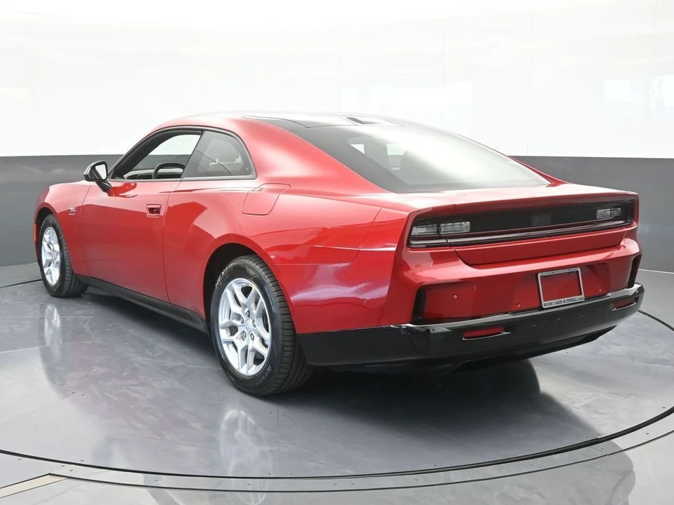 2025 Dodge Charger 8th Gen - Image 4 of 12