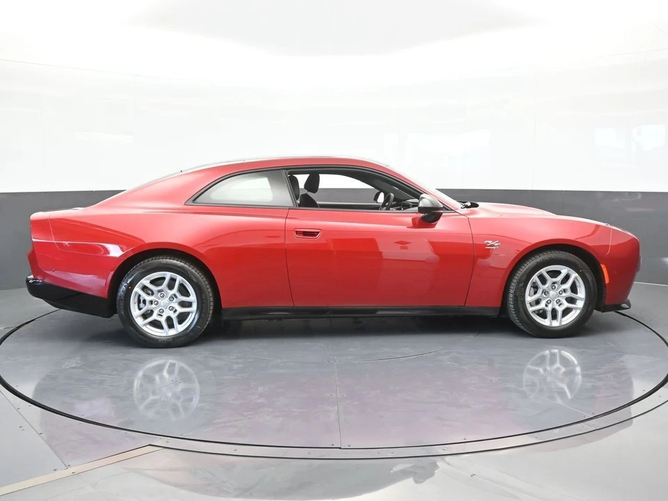 2025 Dodge Charger 8th Gen - Image 7 of 12