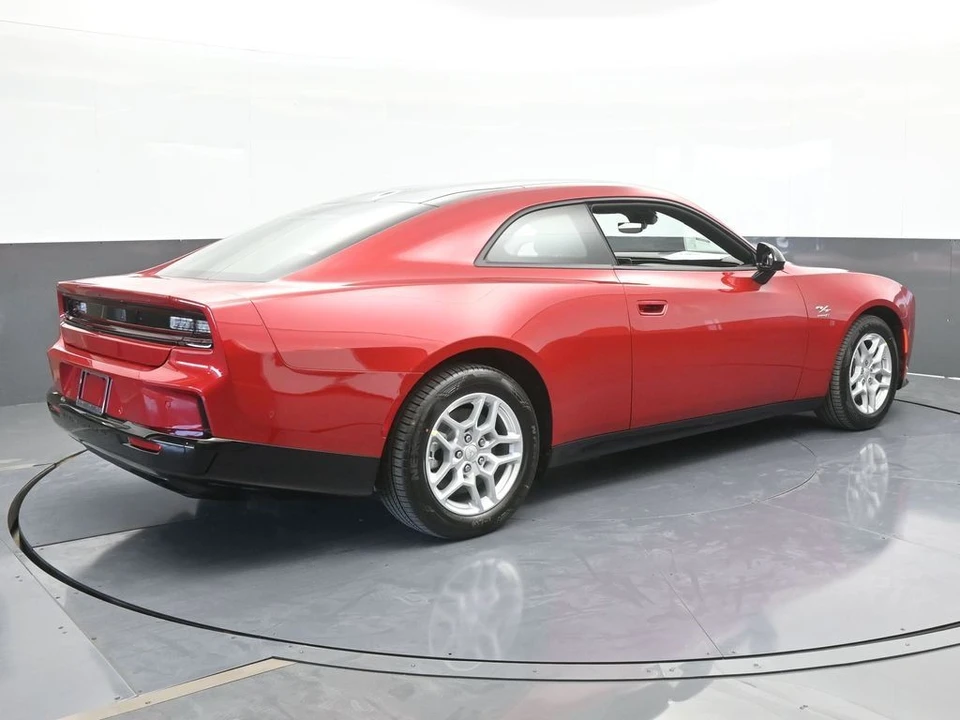 2025 Dodge Charger 8th Gen - Image 6 of 12