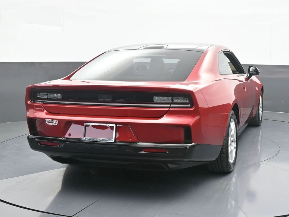 2025 Dodge Charger 8th Gen - Image 5 of 12