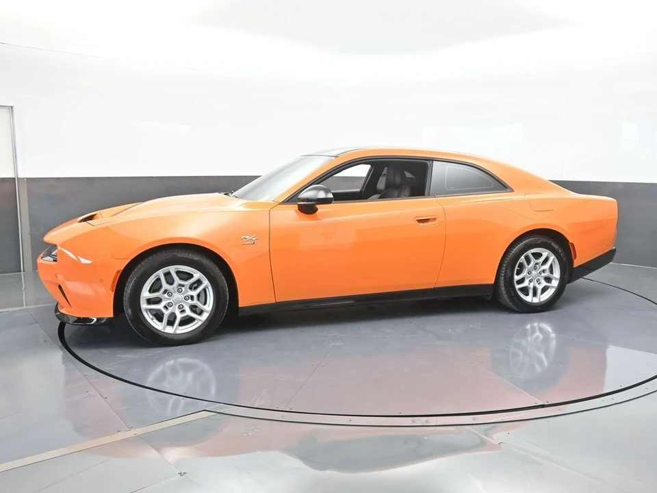 2025 Dodge Charger 8th Gen - Image 2 of 12