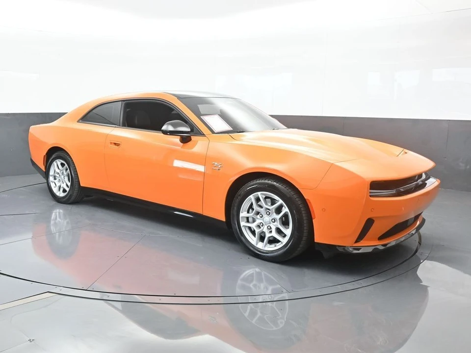 2025 Dodge Charger 8th Gen - Image 8 of 12