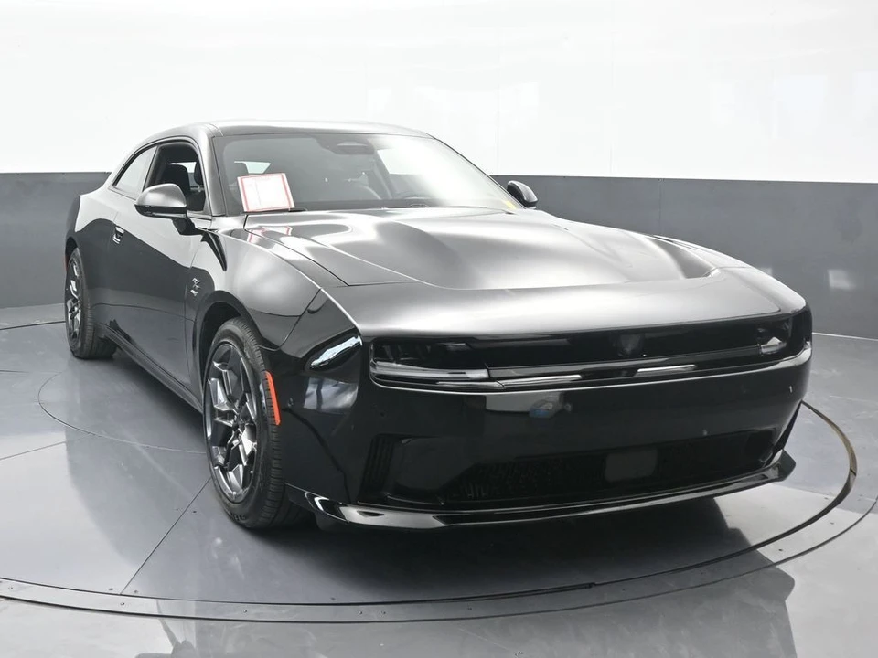2025 Dodge Charger 8th Gen - Image 9 of 12