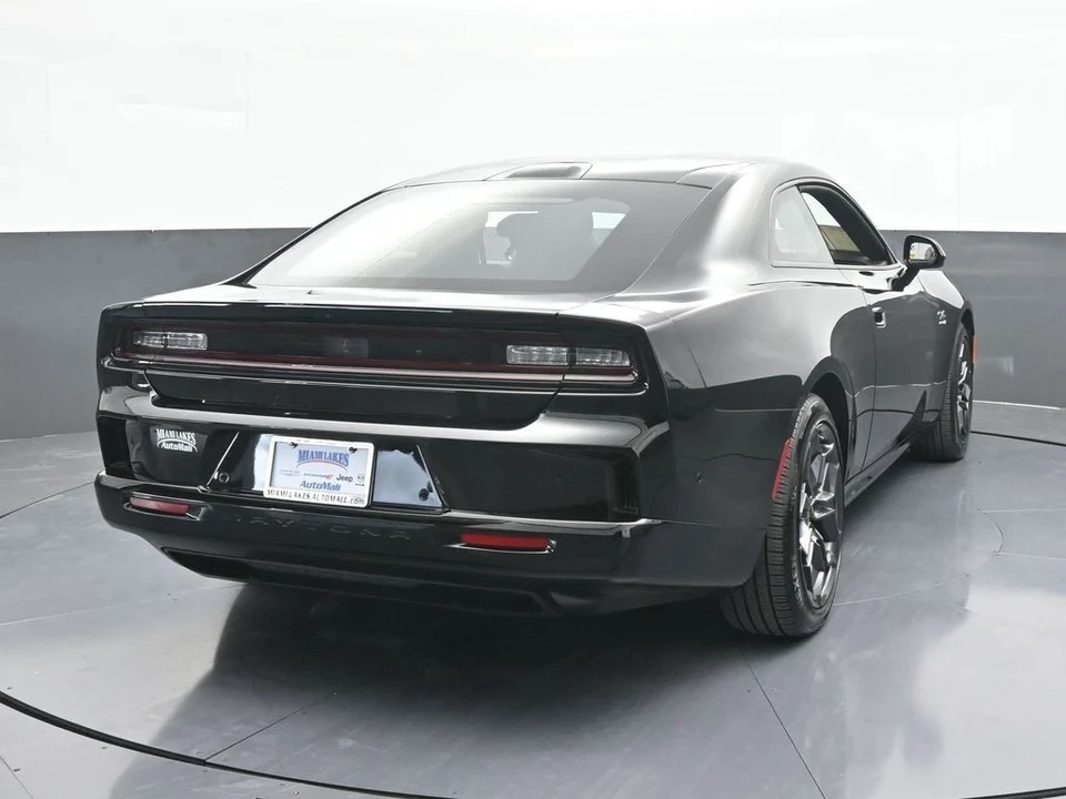 2025 Dodge Charger 8th Gen - Image 5 of 12