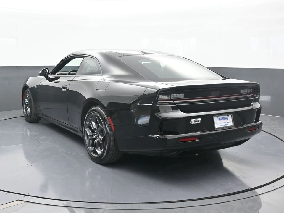 2025 Dodge Charger 8th Gen - Image 4 of 12