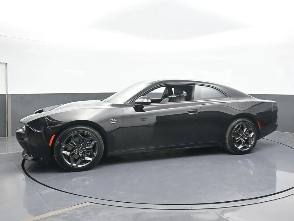 2025 Dodge Charger 8th Gen - Image 2 of 12