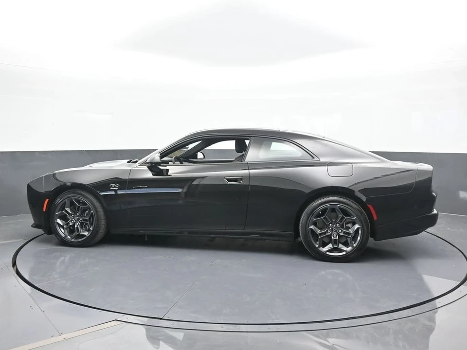 2025 Dodge Charger 8th Gen - Image 3 of 12