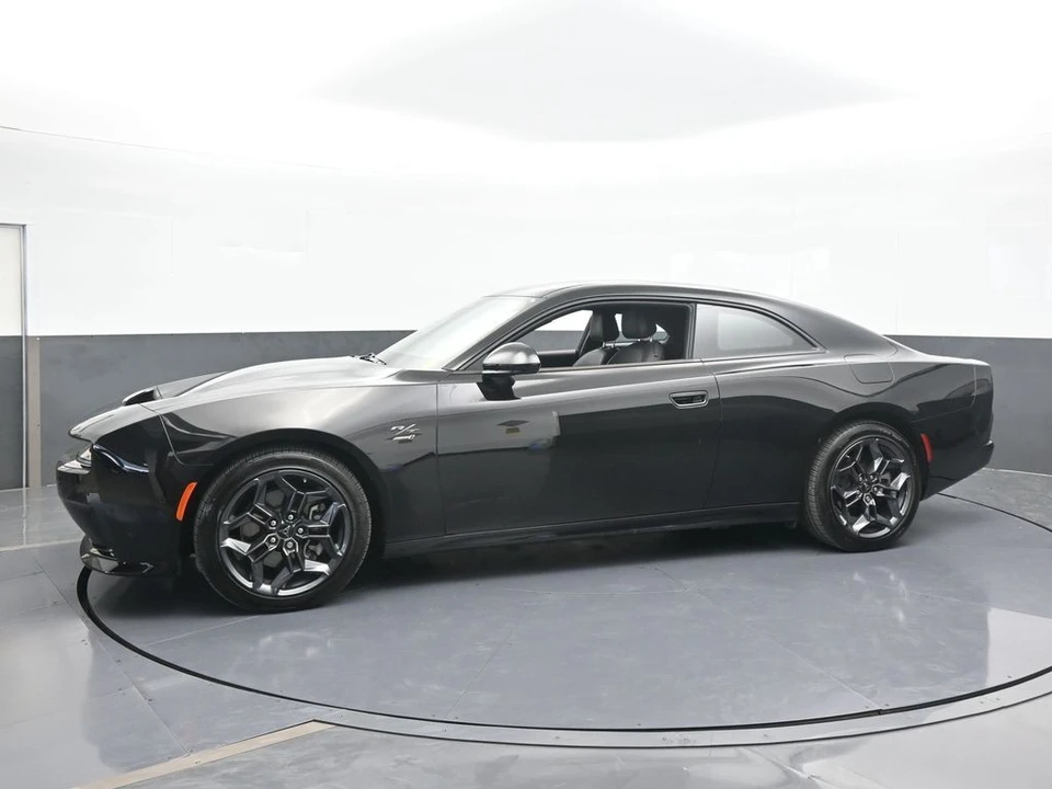 2025 Dodge Charger 8th Gen - Image 2 of 12